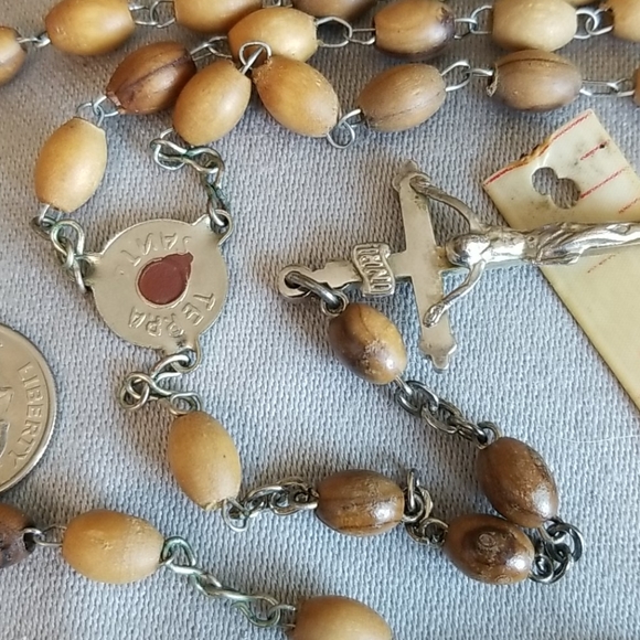 Vintage ITALY Olive wood Rosary - Picture 4 of 4